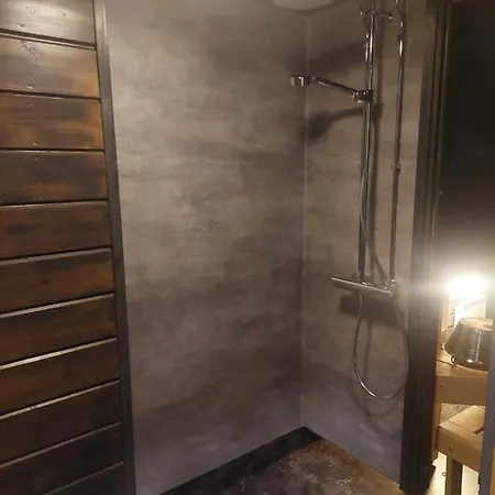 Lomariihi 1 * Muurame