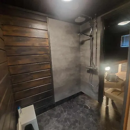 Lomariihi 1 * Muurame